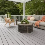 Terrasse composite TimberTech Landmark Boardwalk dans un ton gris décoloré par le soleil
